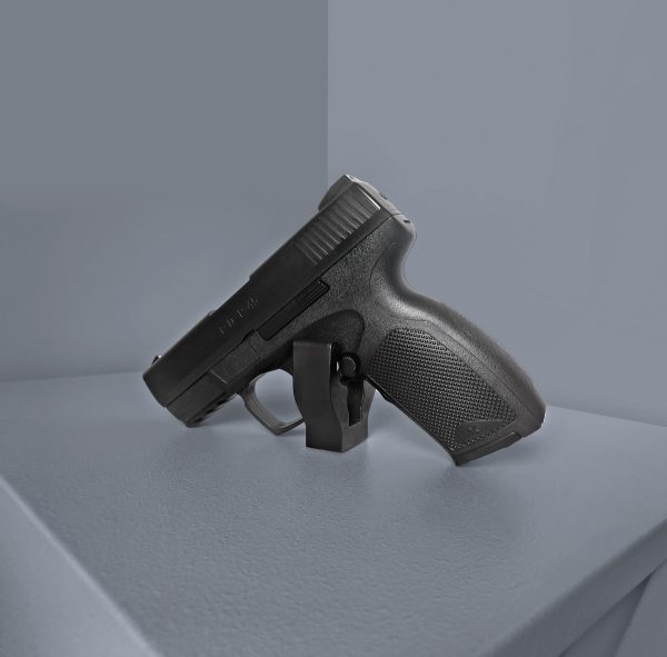 Broń krótka w uchwycie RAL7024 Broń krótka w uchwycie RAL7024